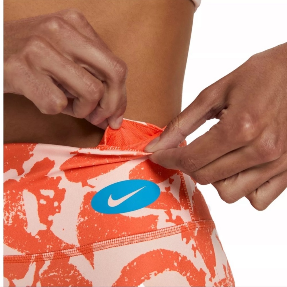 New Nike Women's One Luxe Icon Clash Training Bike Shorts Orange Medium - Picture 11 of 12